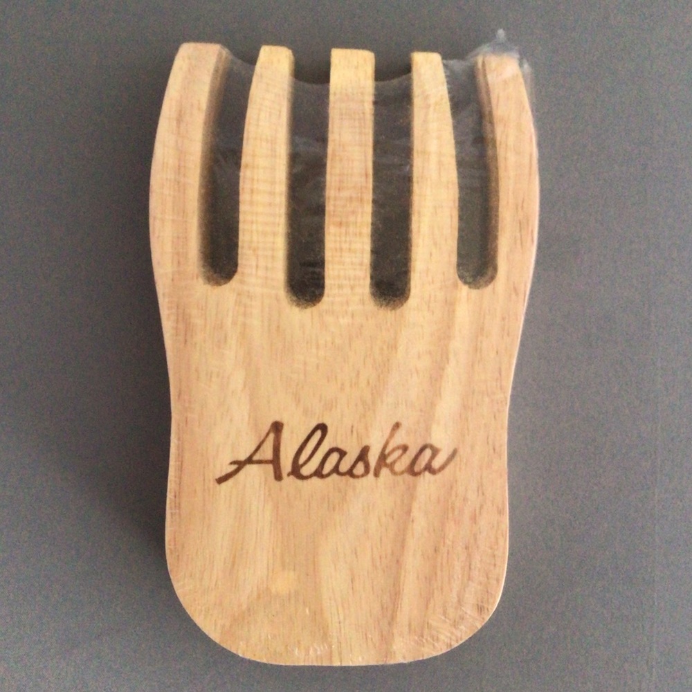 Alaskan Bear Claw wood pasta and salad server, NEW in package, 2 pieces - Picture 2 of 3